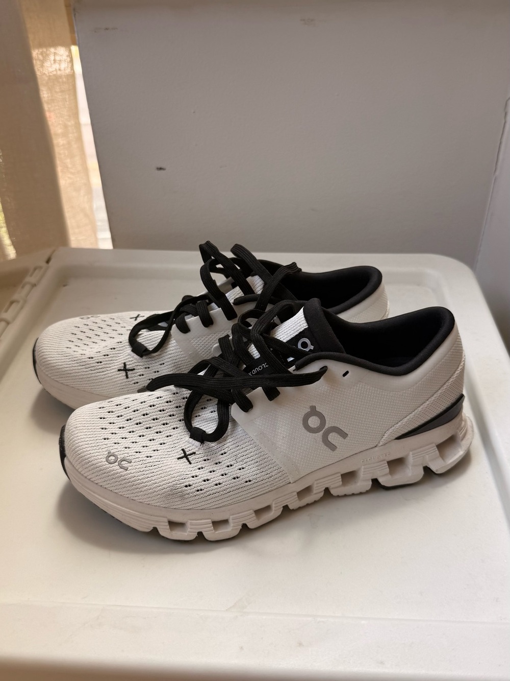 Brand New: On Running White and Black Cloudswift Women's Athletic Shoes